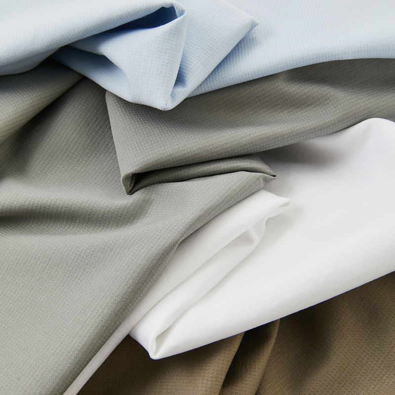 Áo Polo được thêu với logo Áo Polo trắng đơn giản 100% Cotton Màu tùy chỉnh
