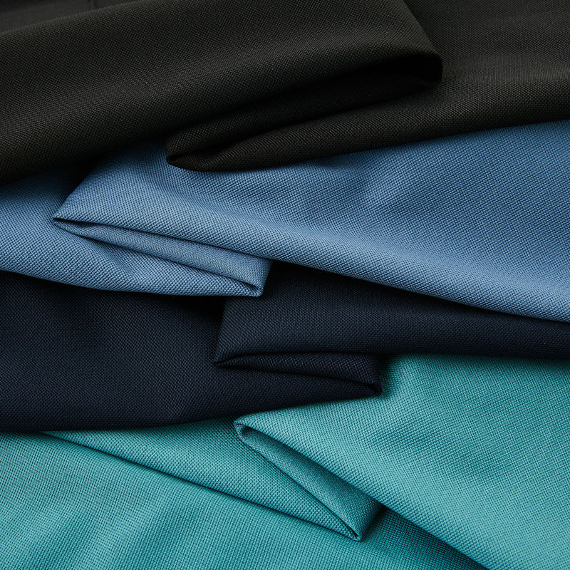 Áo Polo Golf màu cứng tay ngắn trong polyester spandex với logo và mẫu