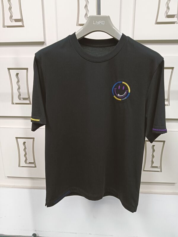 Nhập khẩu bán buôn ấn phẩm giá rẻ áo sơ mi trắng in bông áo sơ mi đơn giản bán lẻ áo sơ mi đen đơn giản