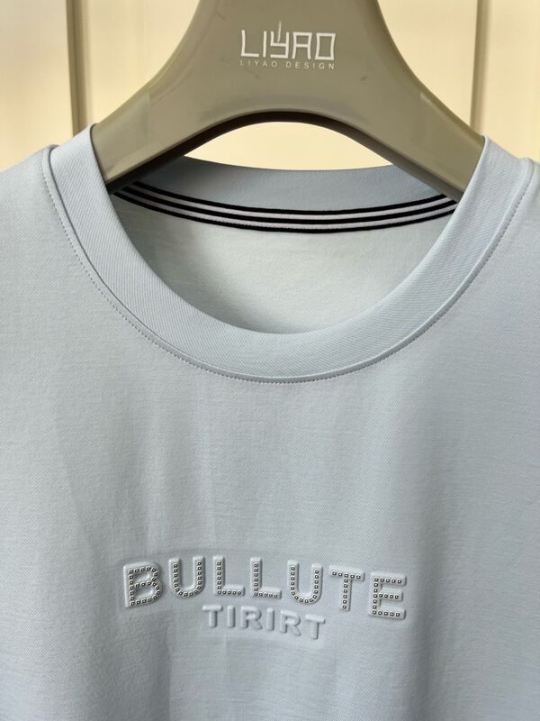 Áo thun cổ tròn cao cấp Thiết kế logo in Áp dụng quy trình dập nổi vải nguyên bản Cộng với quy trình vinyl ép nhiệt OEM/ODM